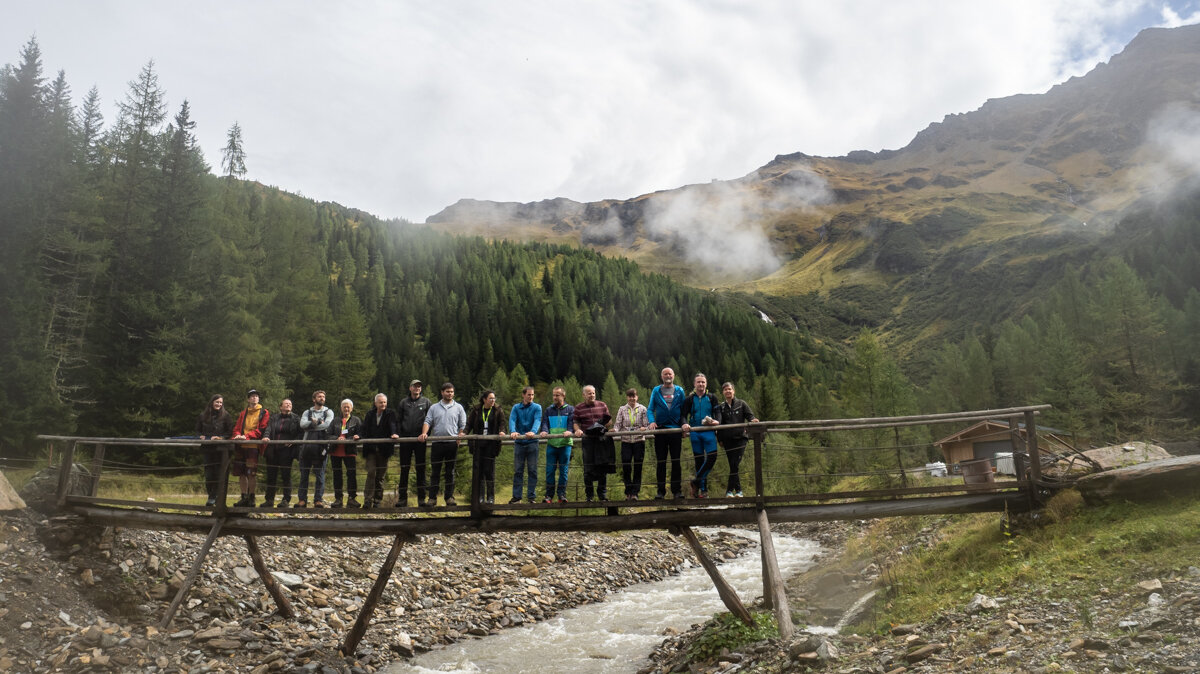 projekt JeloviZA - skupinska fotografija v Alpah